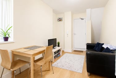 1 bed house, Richmond Road, Plasnewydd, Cardiff, CF243BX - Image 3